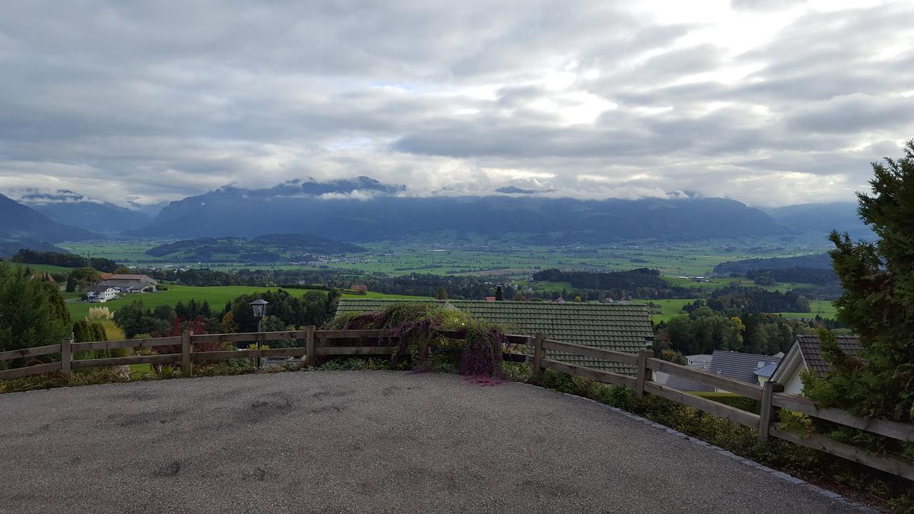 Suite mit Parkplatz Gebertingen Exterior foto