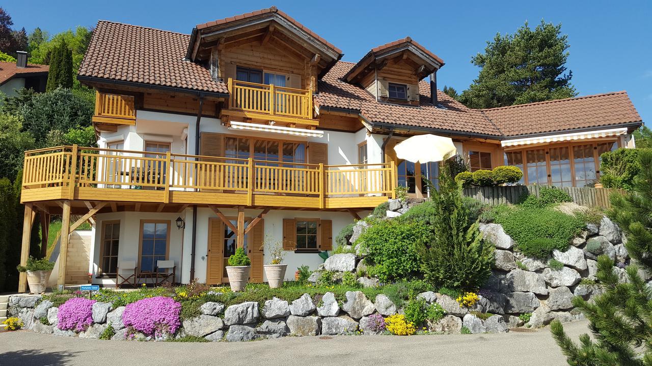 Suite mit Parkplatz Gebertingen Exterior foto